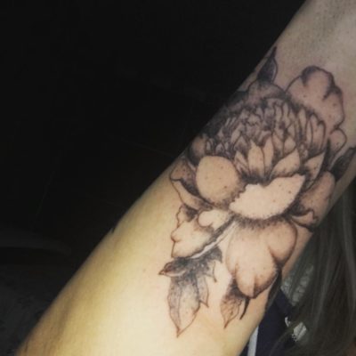Tattoo fleur manchette