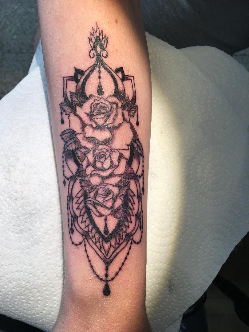 Tattoo manchette fleur - Lalite Ink